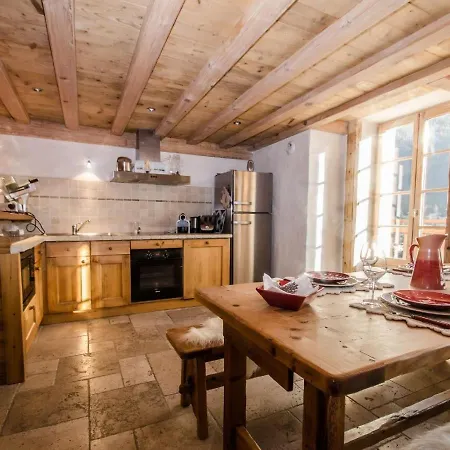 In Duplex Of A Chalet Located In The Area Of Les Pecles 아파트 *