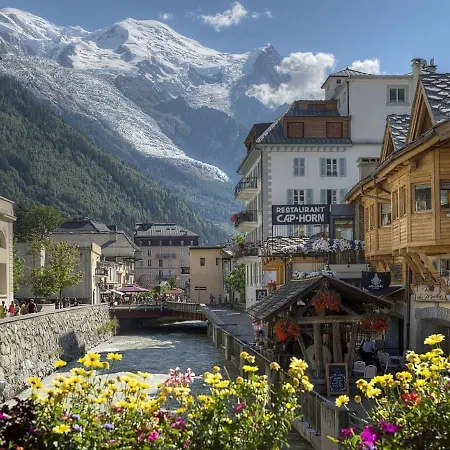 In Duplex Of A Chalet Located In The Area Of Les Pecles 샤모니