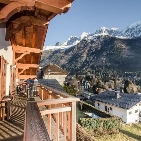 In Duplex Of A Chalet Located In The Area Of Les Pecles 아파트 샤모니